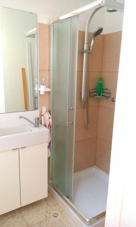 Jordan Valley one room apartment Menaẖemya Extérieur photo